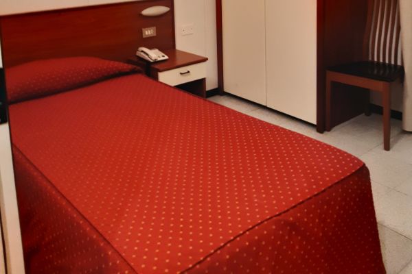 Hotel Mayorca (Milan)